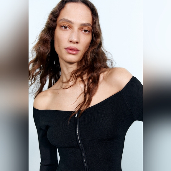 Beautiful Superdown Shaye Cold Shoulder Top off shoulder thick knit top size XS - Picture 8 of 8